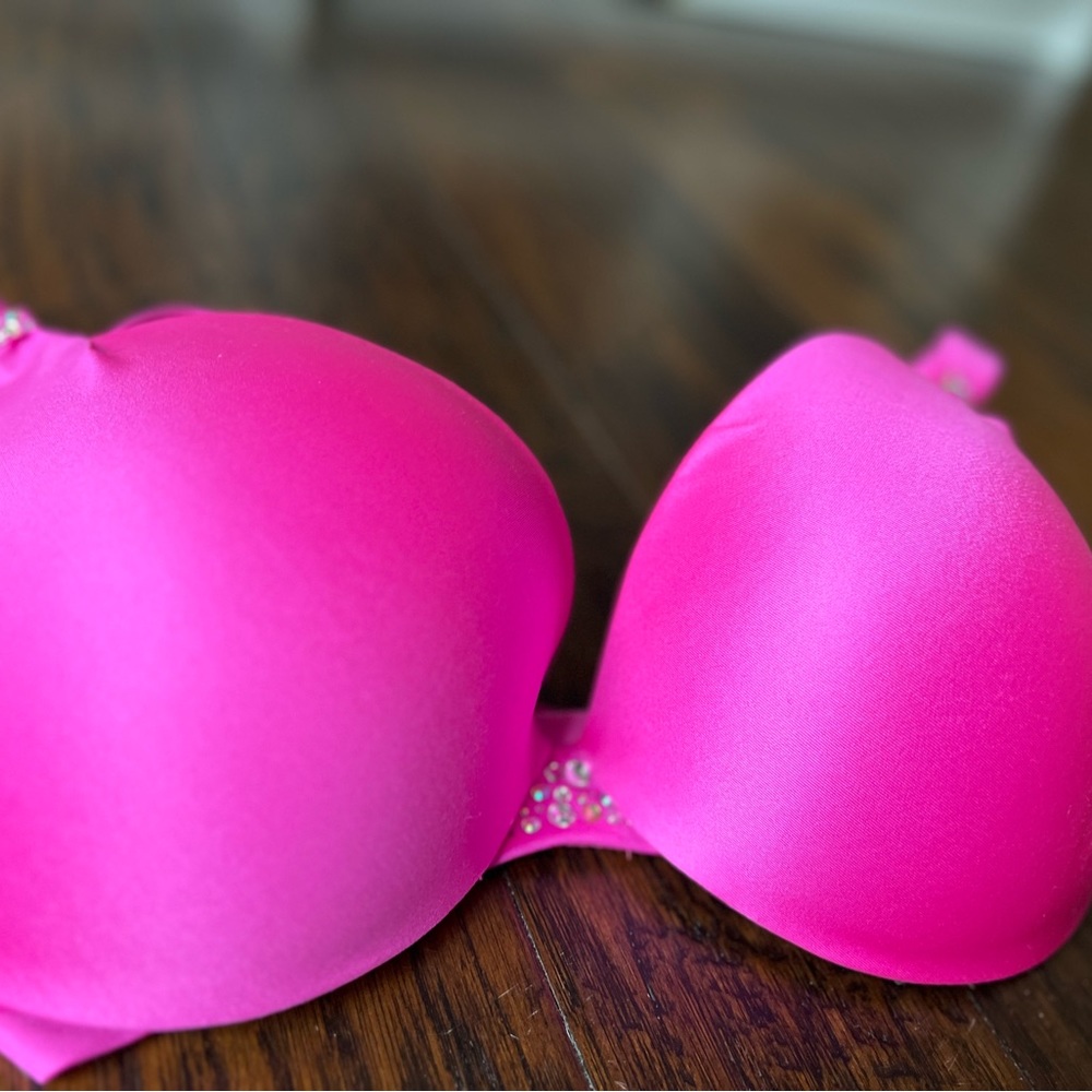 Victoria’s Secret - Picture 5 of 13